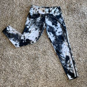 Betsey Johnson workout leggings